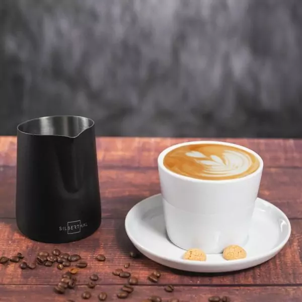 100510 - Milchkanne für Milchschaum und Latte Art aus Edelstahl - mit Tasse