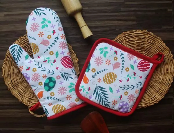 101405 - Set Kochhandschuh und Topflappen mit Blumenmuster