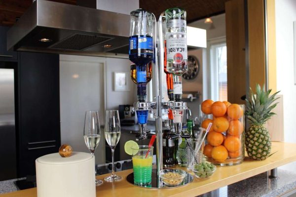 102505 - Bar Butler mit LED für 4 Flaschen von 0,7 bis 1 Liter im Karussell - 360 Grad drehbar - auf Hausbar