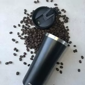 102403A - Thermobecher 470ml CORE zum 6h warm und 12h kalt halten von Getränken aus Edelstahl Schwarz - mit Kaffeebohnen