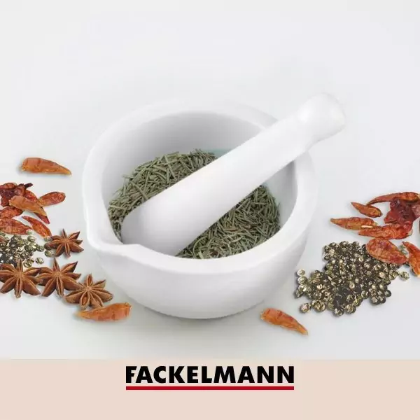 103246-Küchenmörser mit Stößel aus Porzellan und Mörser mit Ausgießer - mit Gewürzen
