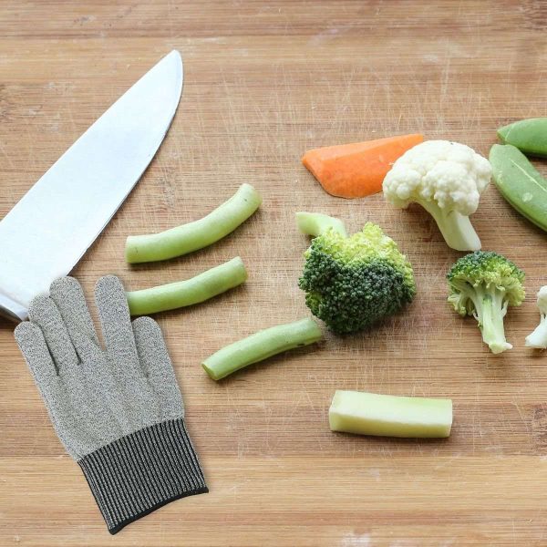 103225-Schnitthandschuh zum Schutz beim Schneiden & Reiben - mit Gemüse