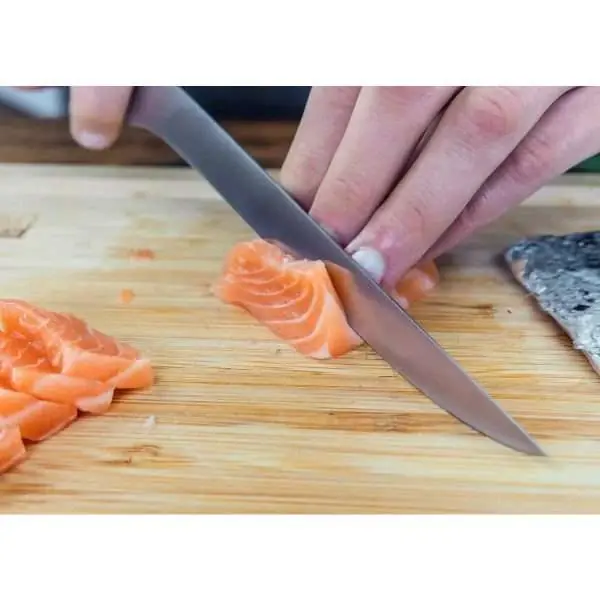 102904-Japanisches Filetiermesser 20 cm aus hochwertigem 440C Edelstahl - beim Lachs schneiden