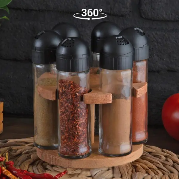 103608-Gewürzkarussell mit Gläser bestehend aus 6 Gläser zu 105 ml und einem drehbaren Holzständer. Handgemacht und aus FSC-zertifiziertem Holz - auf dem Tisch