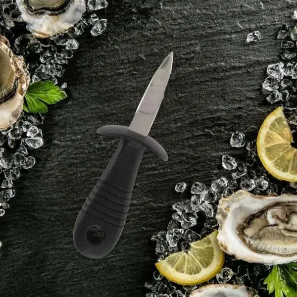 103228-Austernmesser für Liebhaber von frischen Austern mit einer kurzen und kräftigen Klinge zum Abheben des Deckels - auf dem Tisch